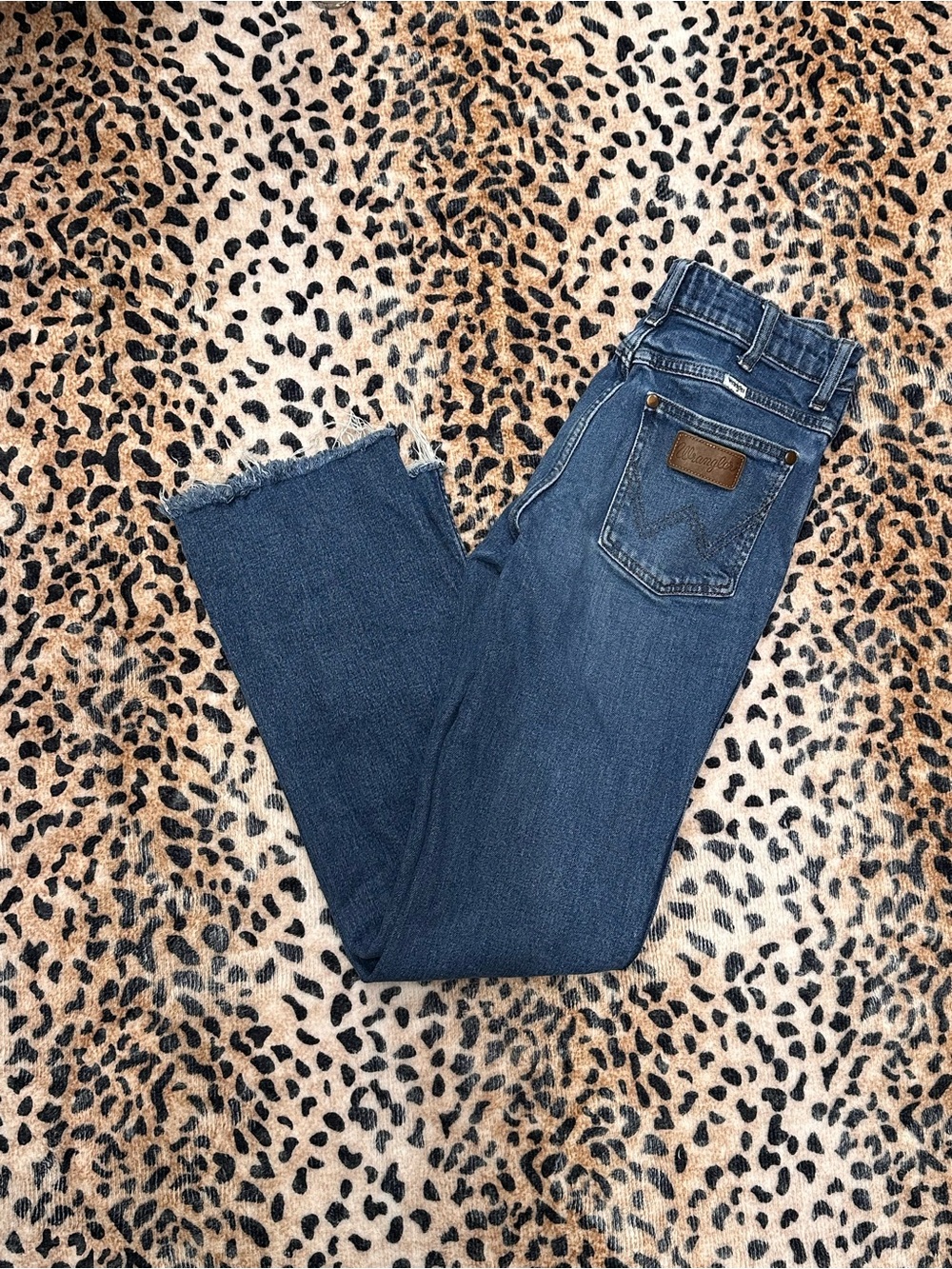 Wrangler Women's Straight Leg Jeans in Dark Blue with Raw Hem